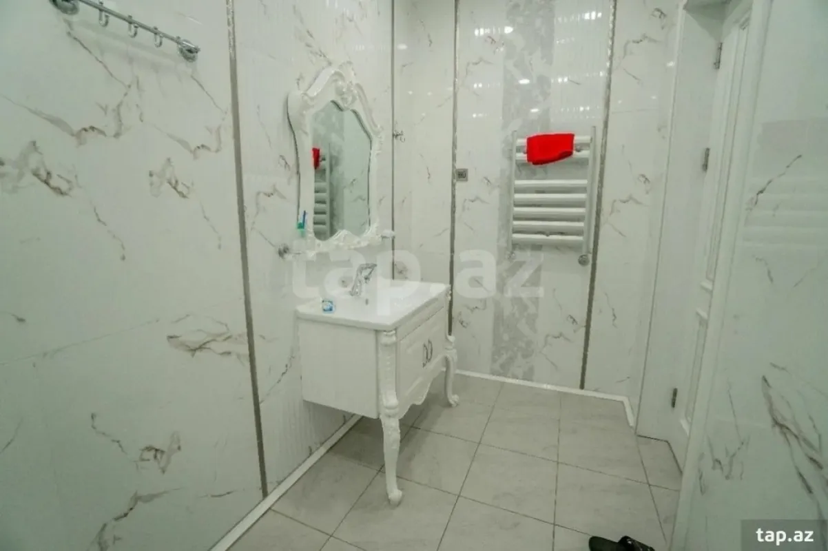 Kirayə verilir 5 otaqlı həyət evi