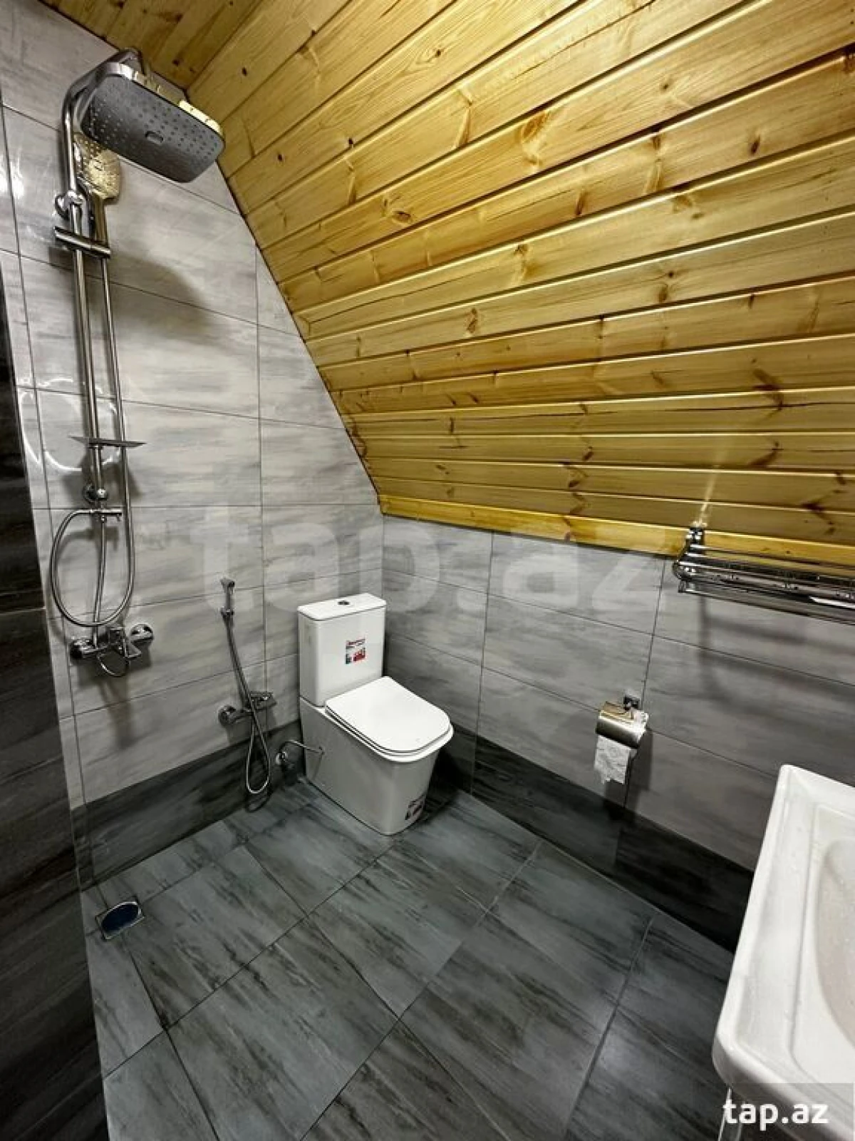 Kirayə verilir 3 otaqlı həyət evi