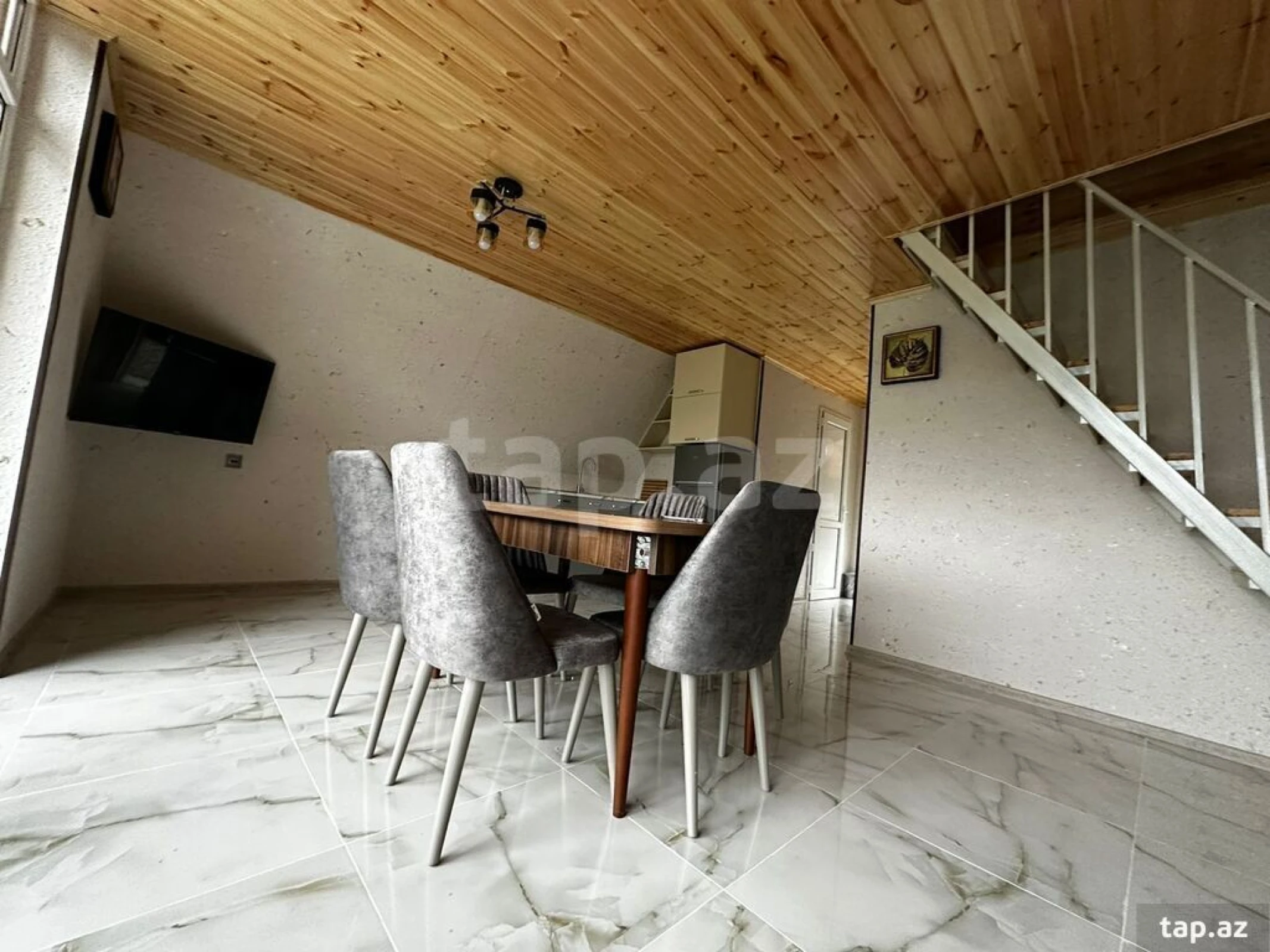 Kirayə verilir 3 otaqlı həyət evi