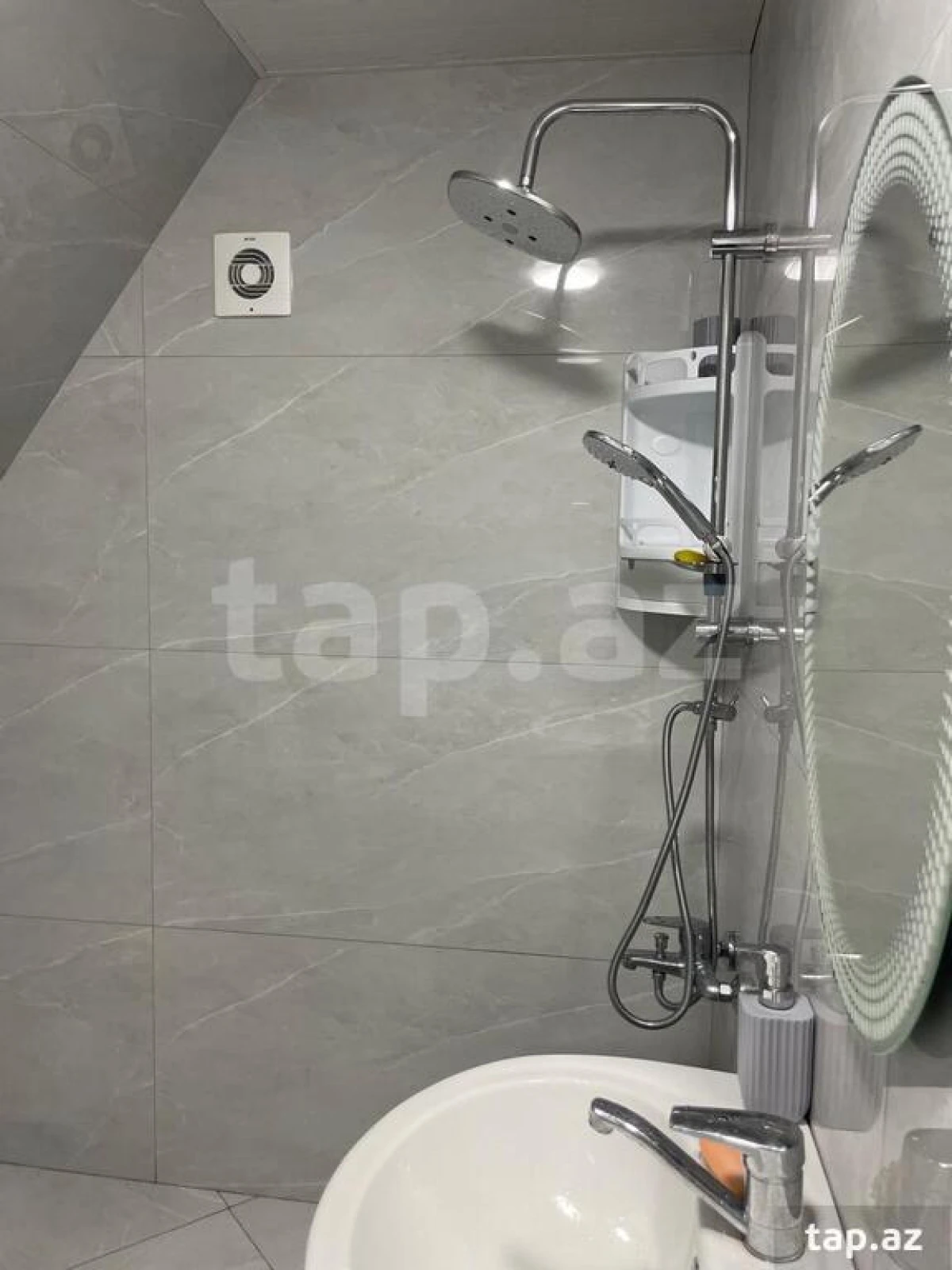 Kirayə verilir 3 otaqlı həyət evi