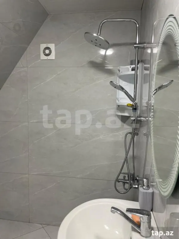 Kirayə verilir 3 otaqlı həyət evi