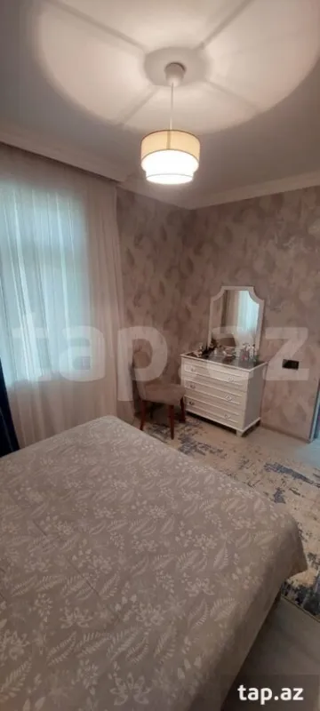 Satılır 6 otaqlı həyət evi