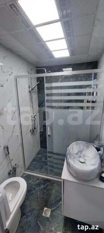 Satılır 6 otaqlı həyət evi