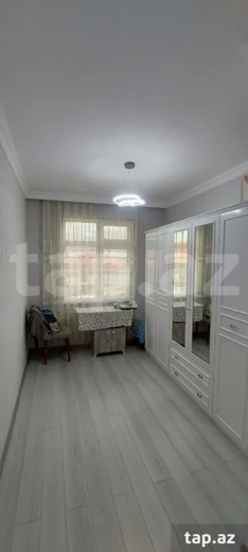 Satılır 6 otaqlı həyət evi