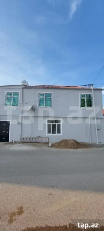 Satılır 6 otaqlı həyət evi