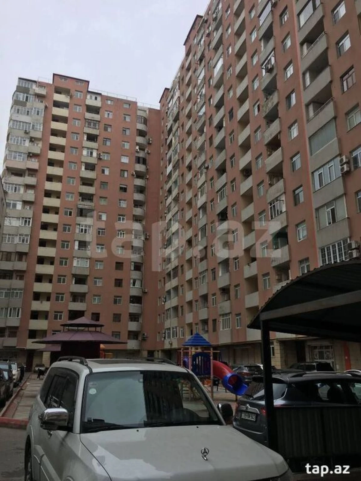 Satılır 3 otaqlı yeni tikili 136 m²