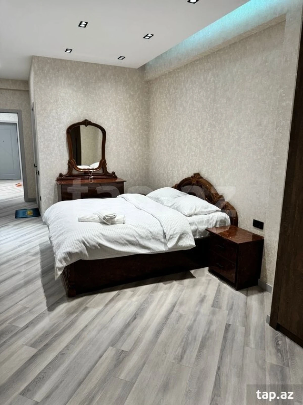 Kirayə verilir 2 otaqlı yeni tikili 119 m²
