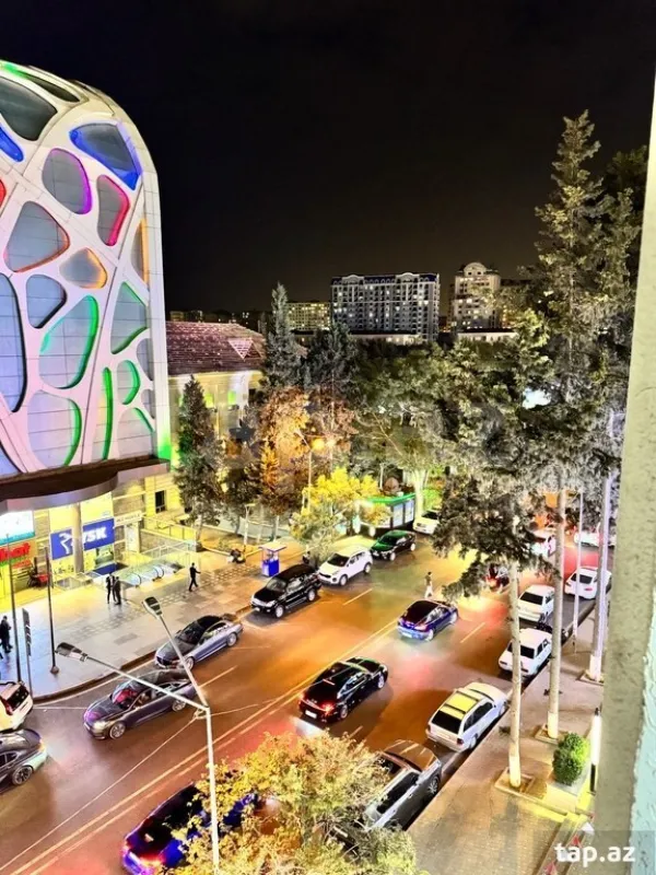 Kirayə verilir 2 otaqlı yeni tikili 119 m²