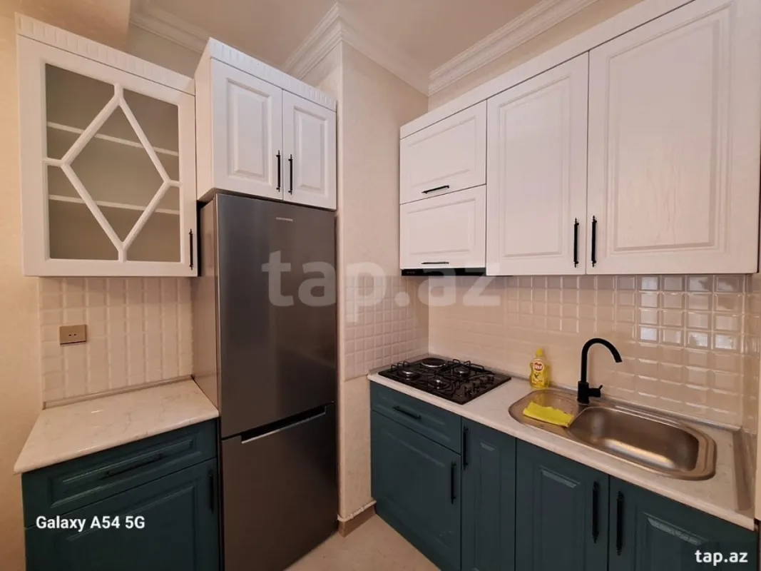 Kirayə verilir 2 otaqlı yeni tikili 80 m²