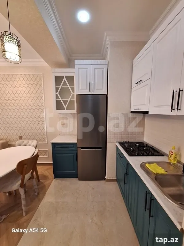 Kirayə verilir 2 otaqlı yeni tikili 80 m²