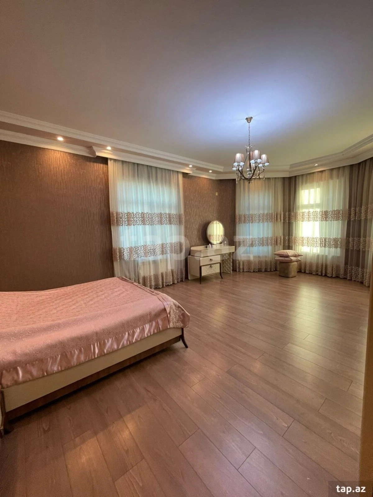 Satılır 4 otaqlı həyət evi