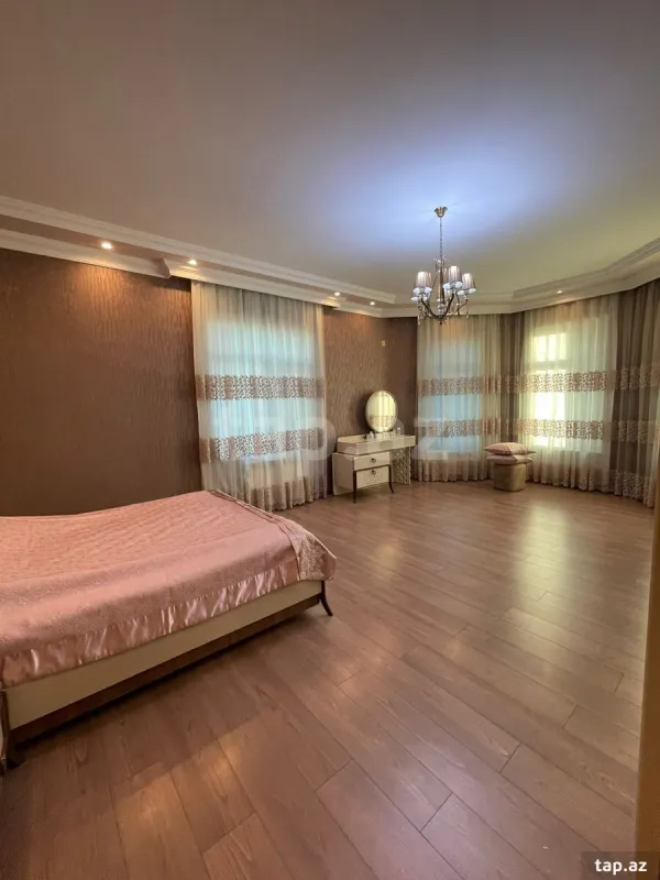 Satılır 4 otaqlı həyət evi