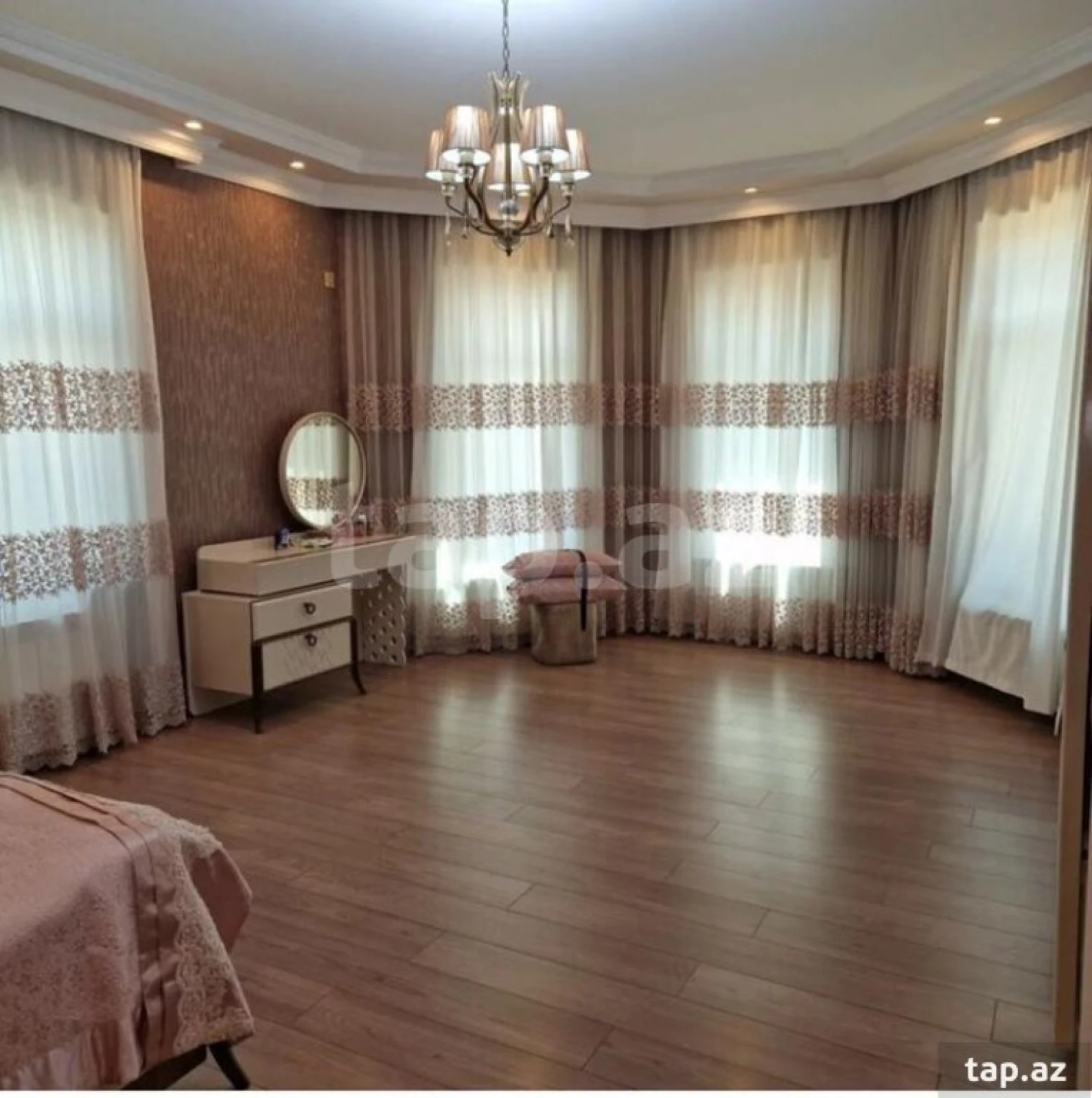 Satılır 4 otaqlı həyət evi