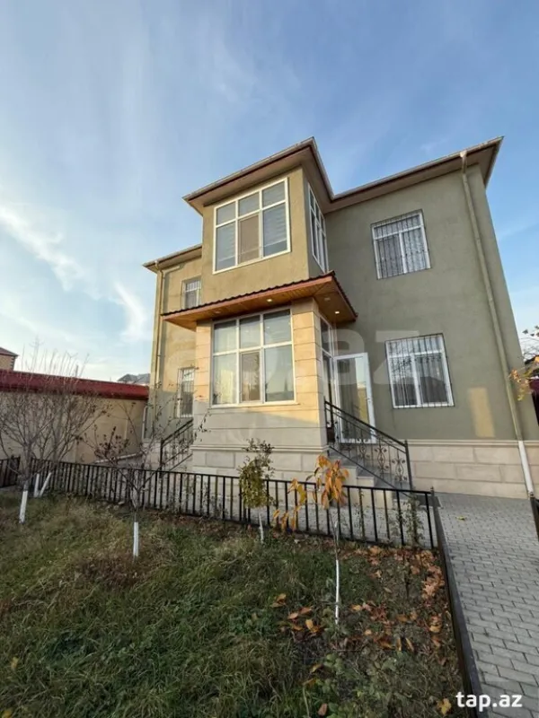 Kirayə verilir 4 otaqlı həyət evi