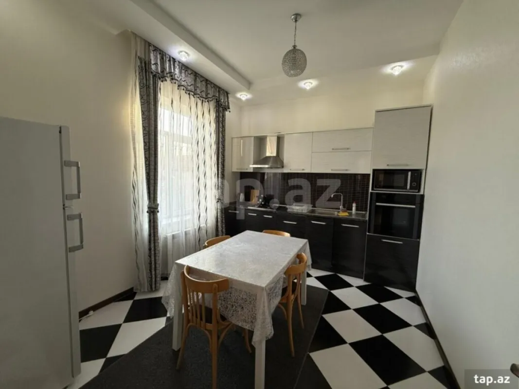 Kirayə verilir 4 otaqlı həyət evi