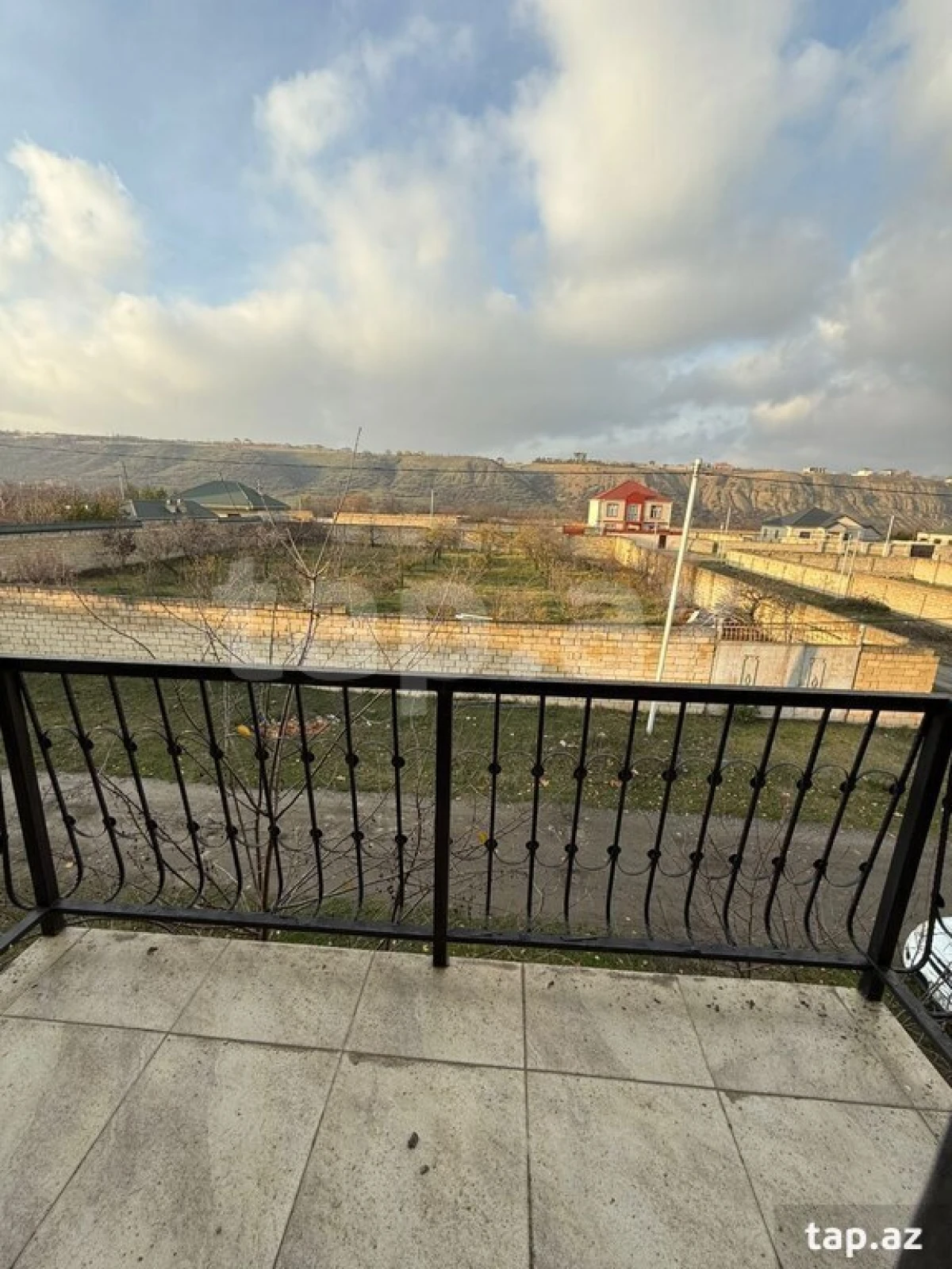 Kirayə verilir 4 otaqlı həyət evi