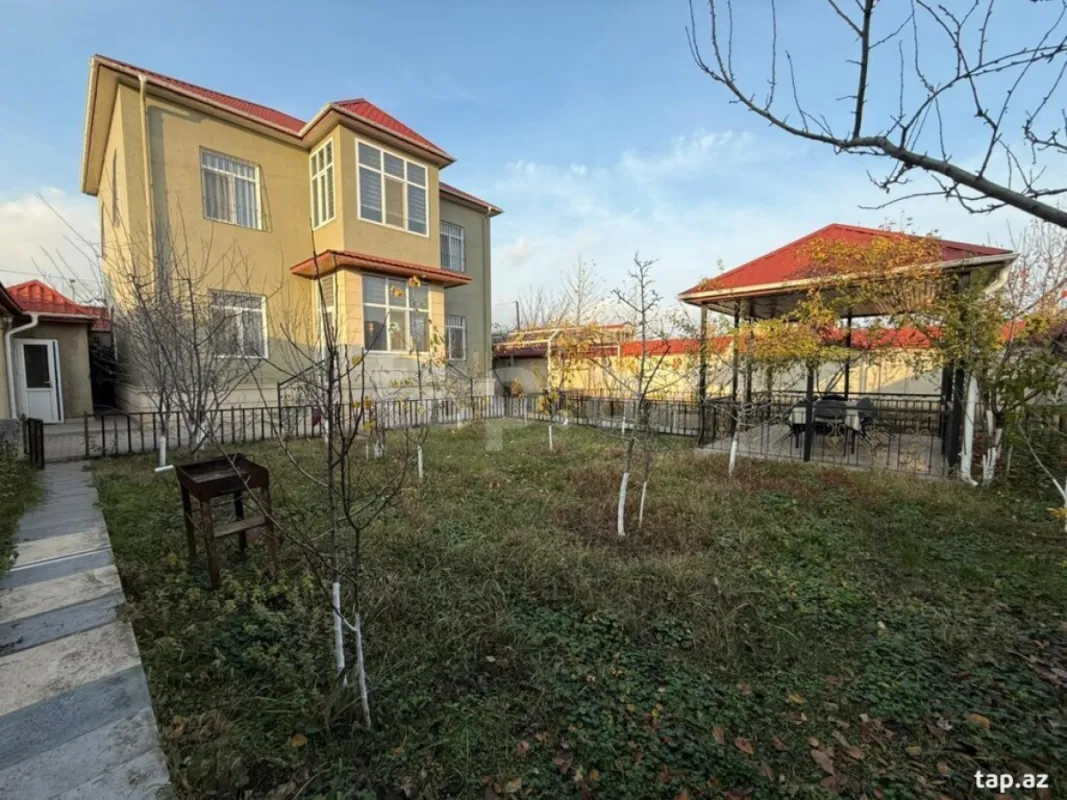 Kirayə verilir 4 otaqlı həyət evi