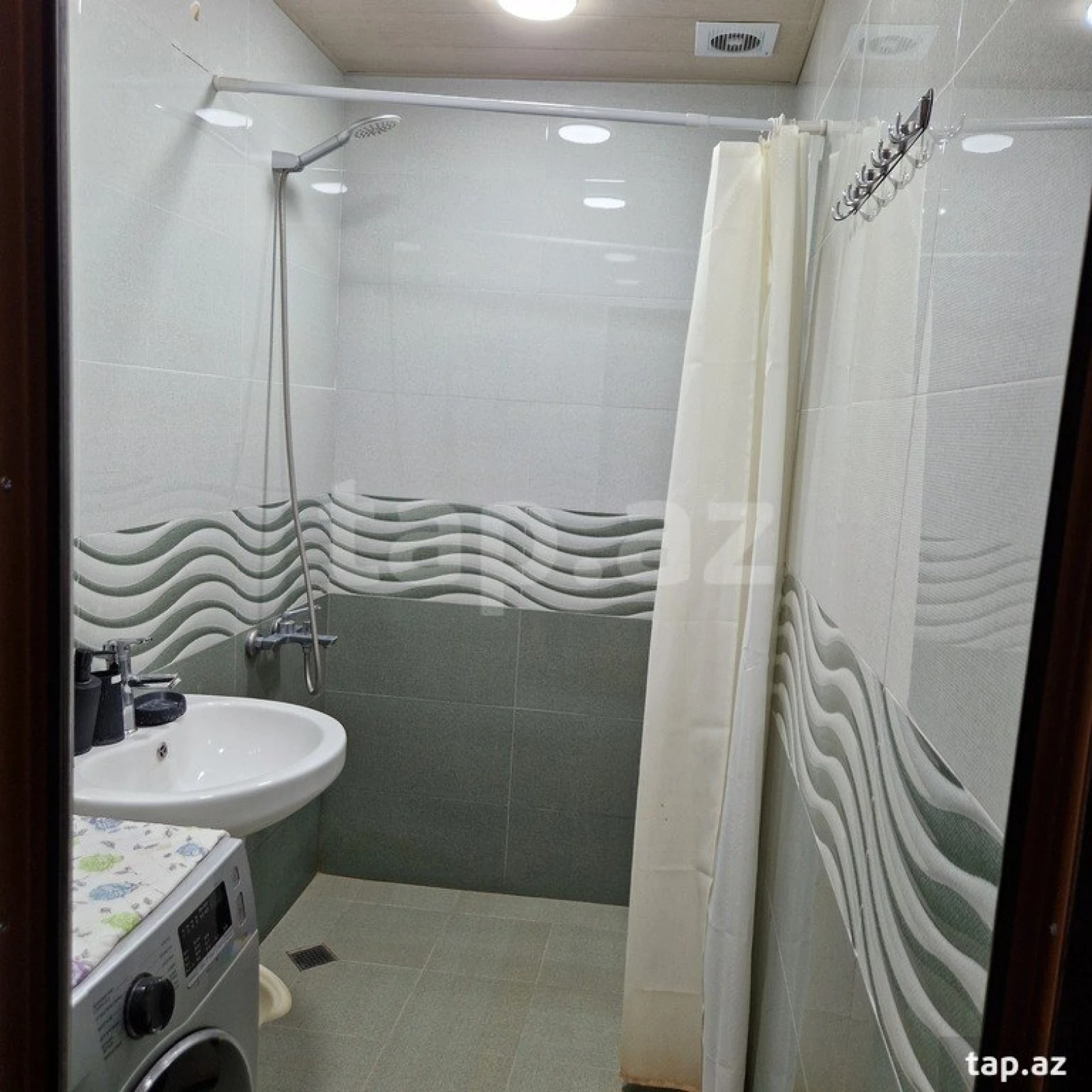 Satılır 3 otaqlı mənzil 71.17 m²