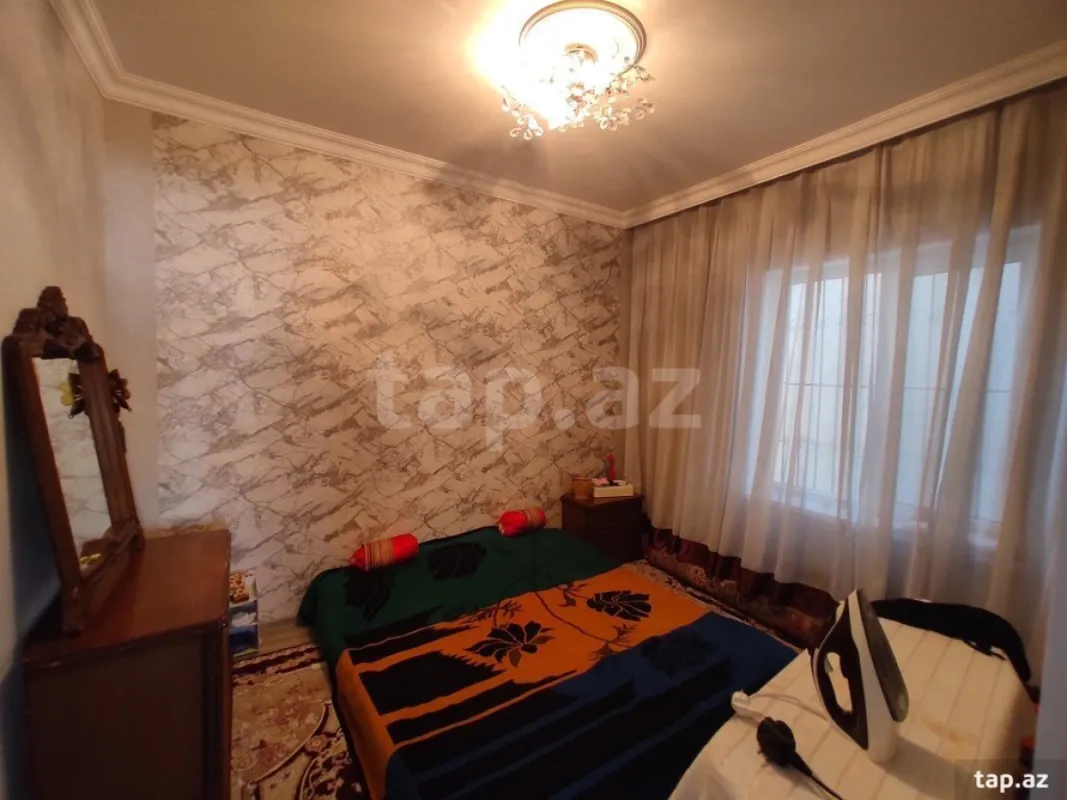 Satılır 4 otaqlı həyət evi