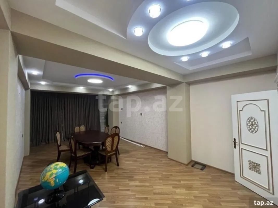 Satılır 3 otaqlı yeni tikili 120 m²