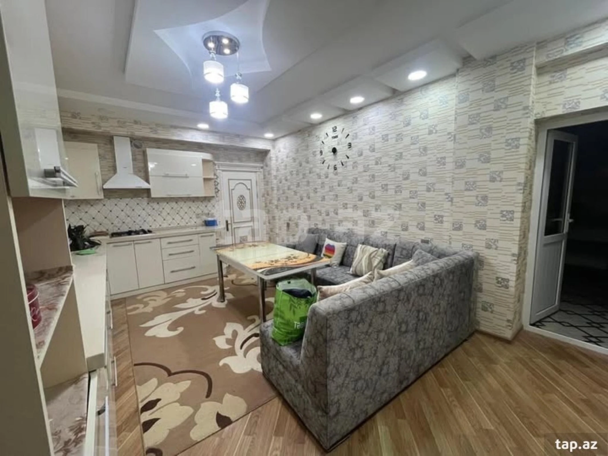 Satılır 3 otaqlı yeni tikili 120 m²