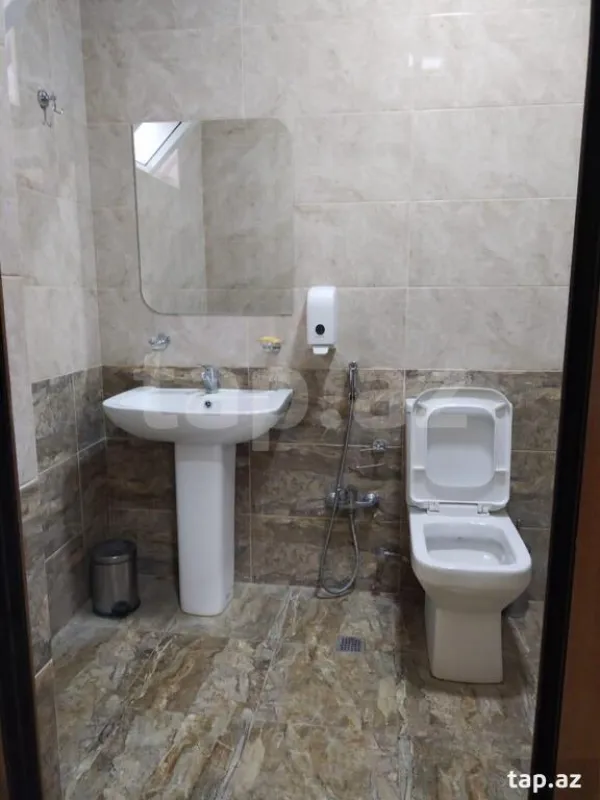 Kirayə verilir 3 otaqlı həyət evi