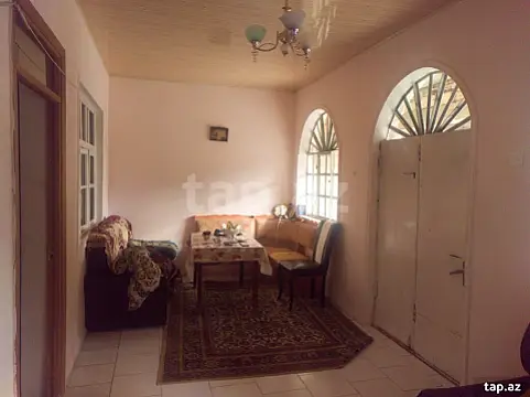 Satılır 6 otaqlı həyət evi