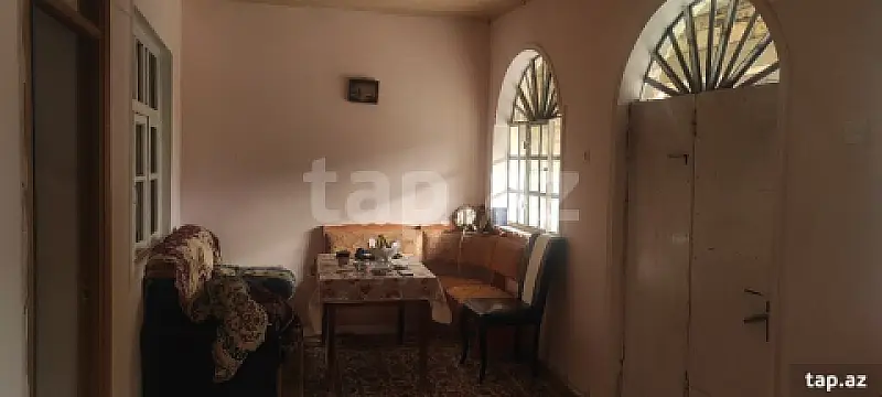 Satılır 6 otaqlı həyət evi