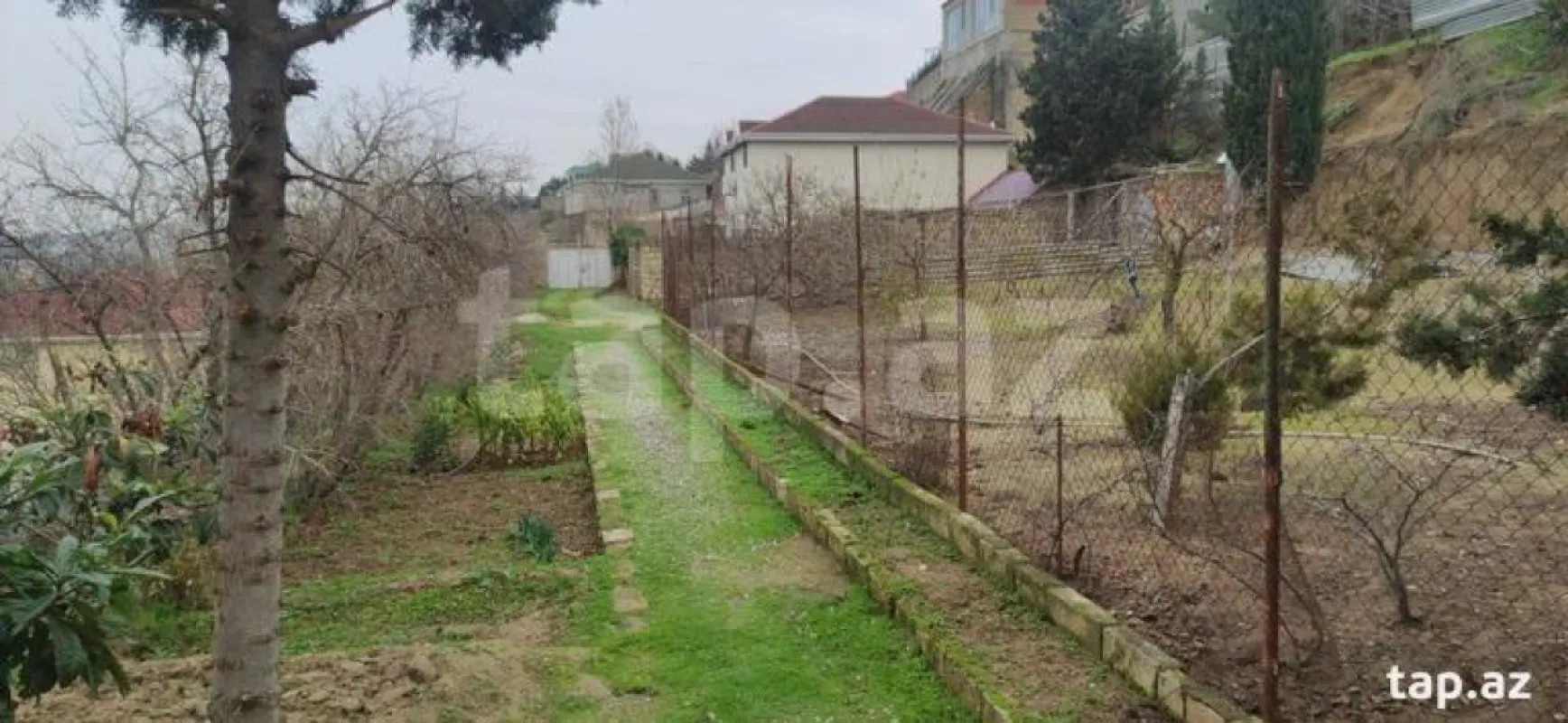 Satılır 6 otaqlı həyət evi