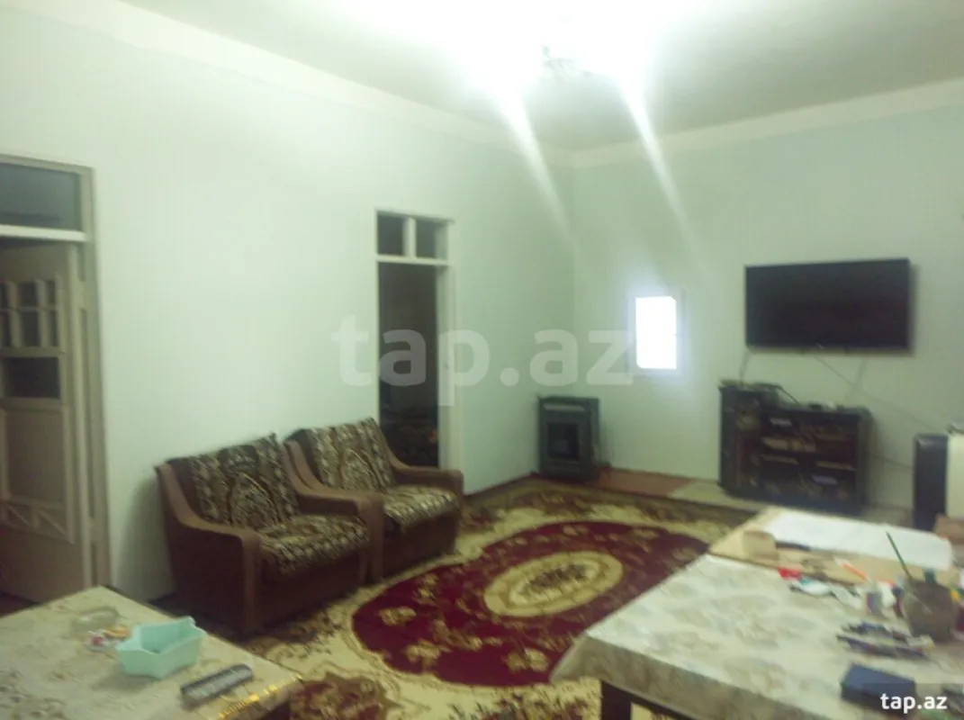 Satılır 6 otaqlı həyət evi