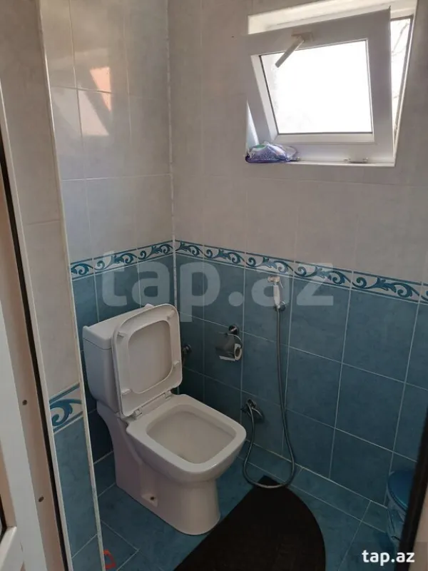 Satılır 6 otaqlı həyət evi 250 m²