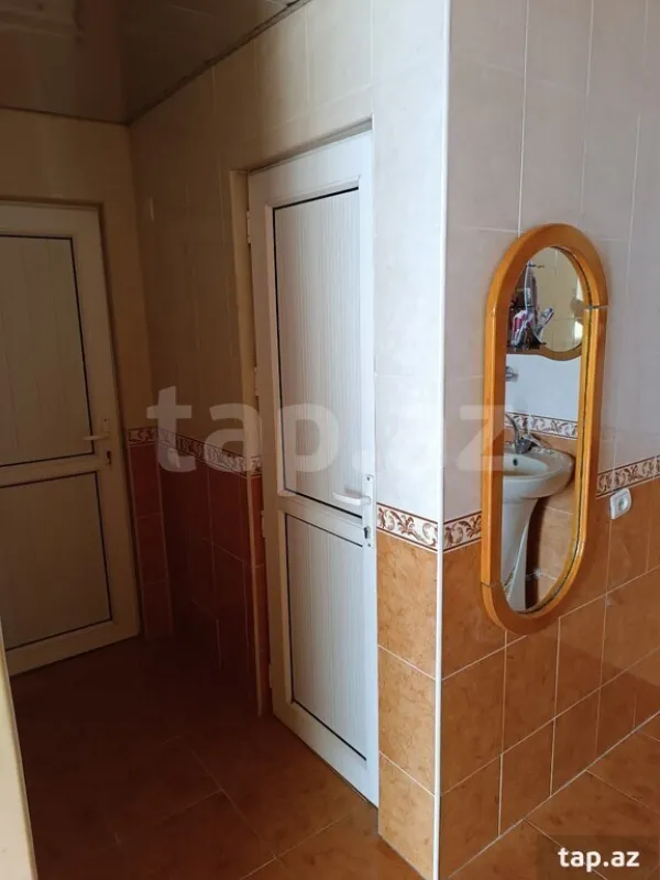 Satılır 6 otaqlı həyət evi 250 m²