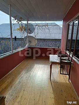 Satılır 6 otaqlı həyət evi 250 m²