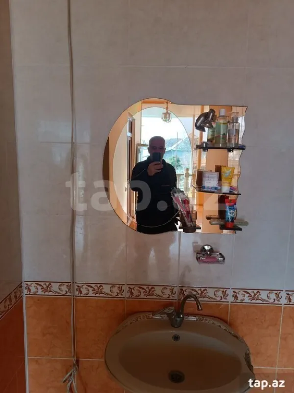 Satılır 6 otaqlı həyət evi 250 m²