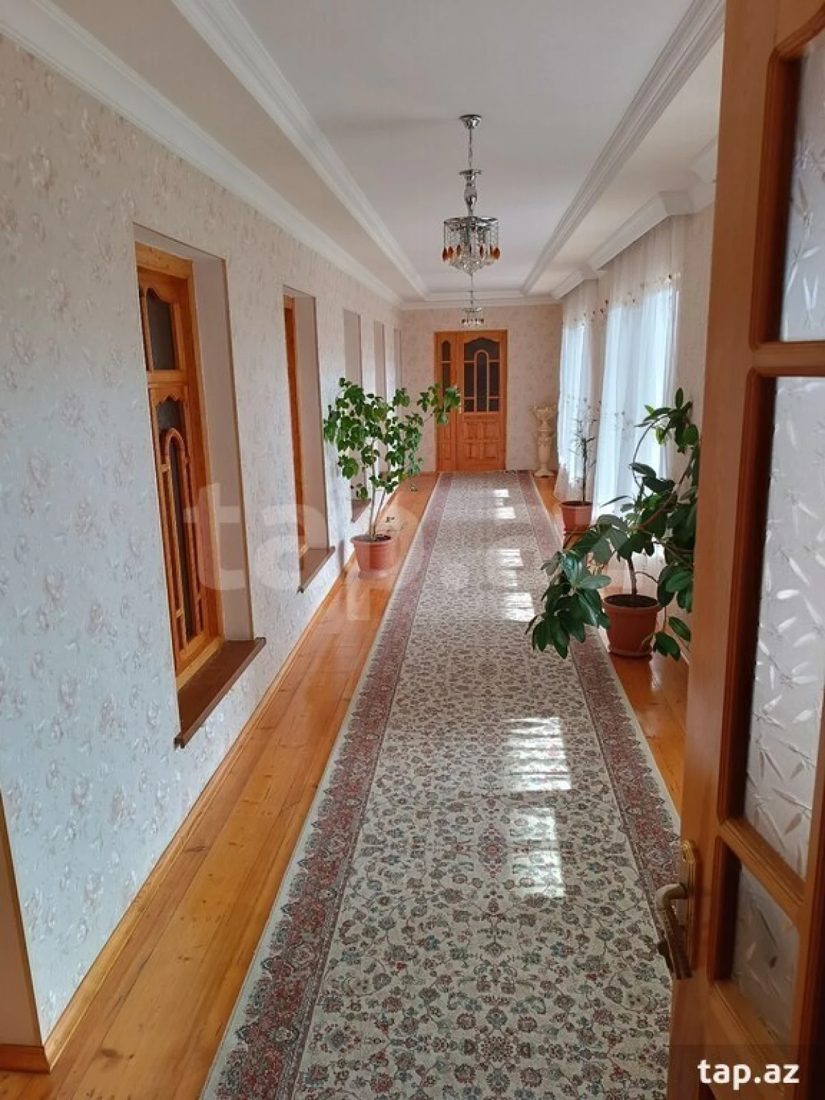 Satılır 6 otaqlı həyət evi 250 m²
