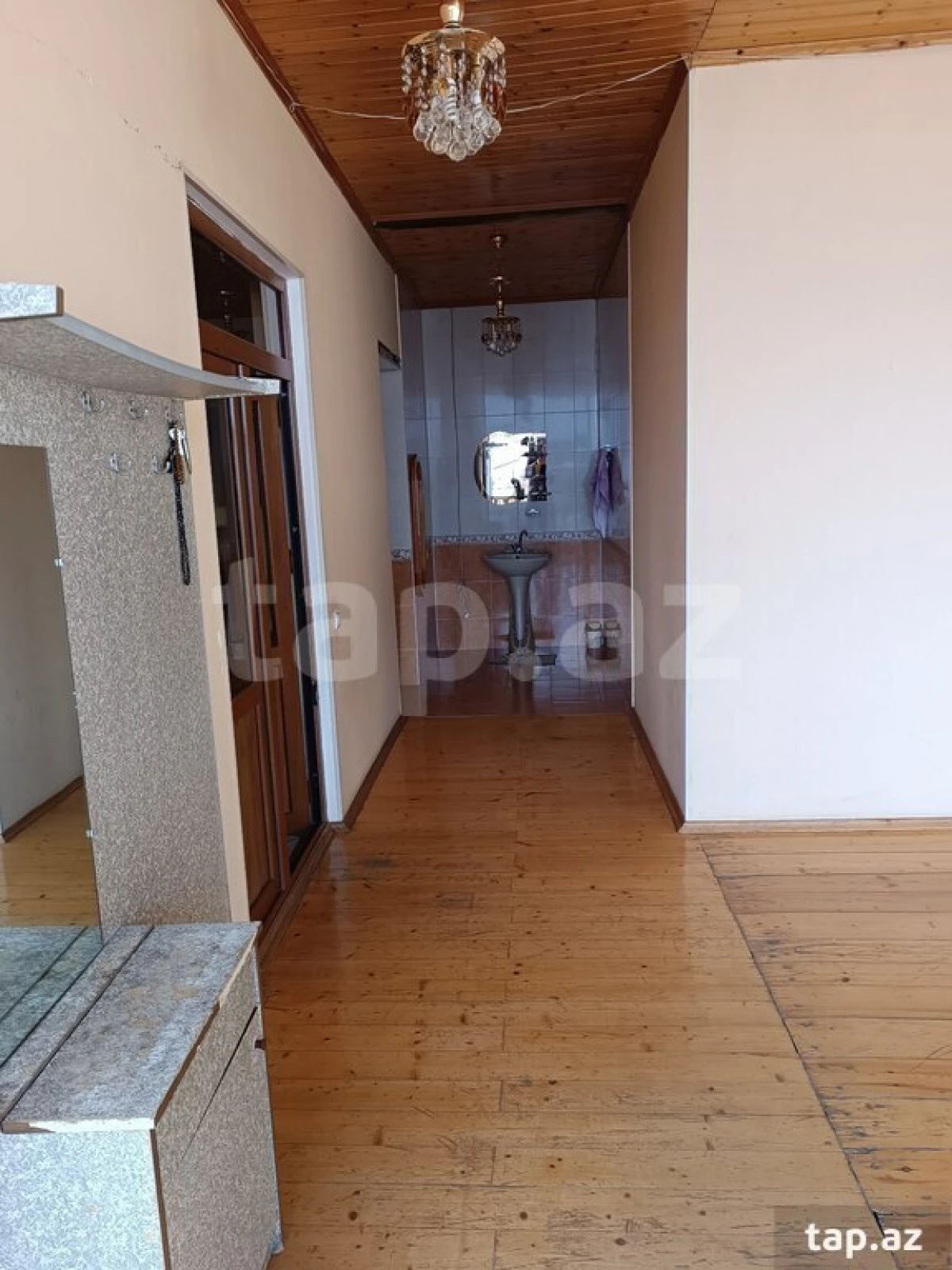 Satılır 6 otaqlı həyət evi 250 m²
