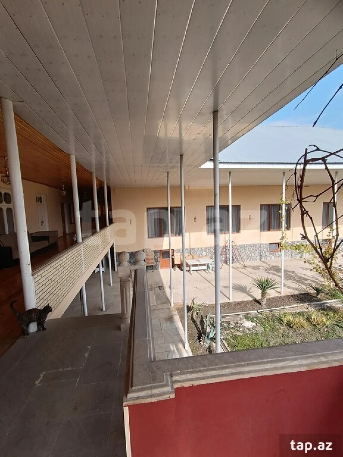 Satılır 6 otaqlı həyət evi 250 m²