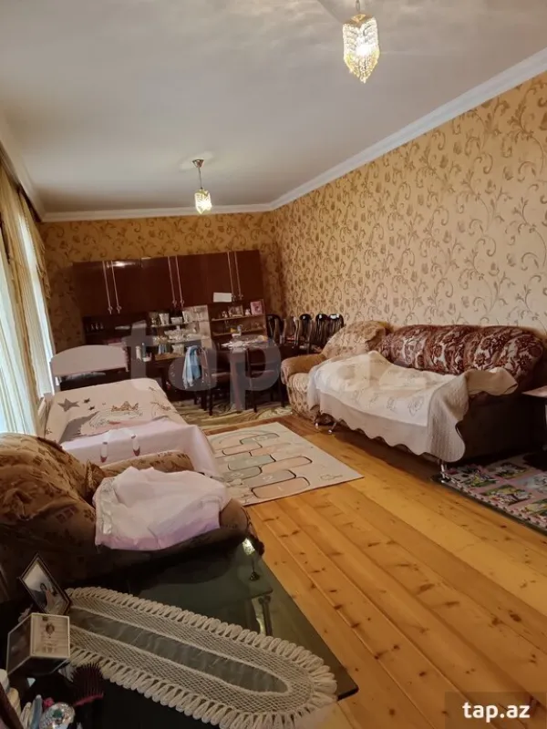 Satılır 6 otaqlı həyət evi 250 m²