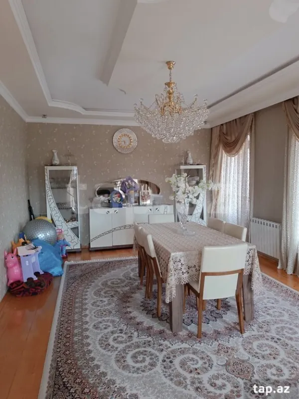 Satılır 6 otaqlı həyət evi 250 m²