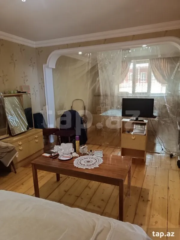 Satılır 6 otaqlı həyət evi 250 m²