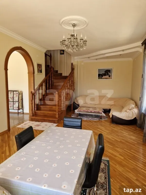 Satılır 4 otaqlı həyət evi