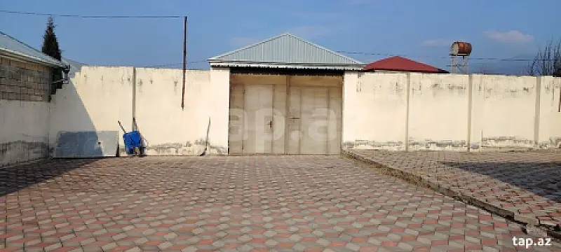 Satılır 4 otaqlı həyət evi 130 m²