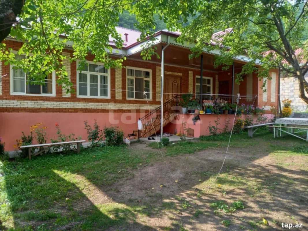 Kirayə verilir 4 otaqlı həyət evi