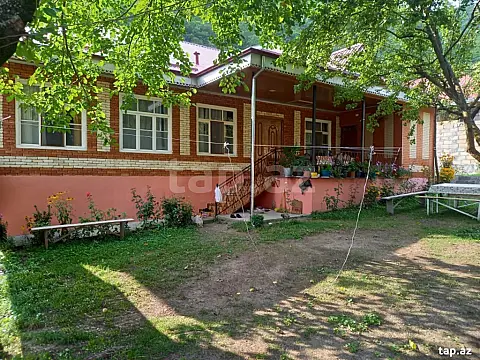 Kirayə verilir 4 otaqlı həyət evi — Qax 4 otaq