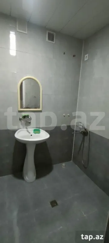 Kirayə verilir 4 otaqlı mənzil 100 m²