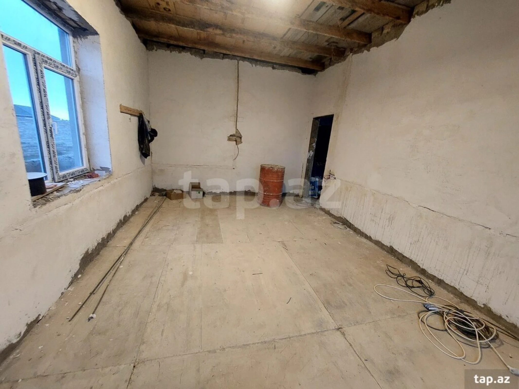 Satılır 4 otaqlı həyət evi