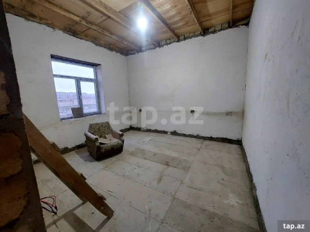 Satılır 4 otaqlı həyət evi