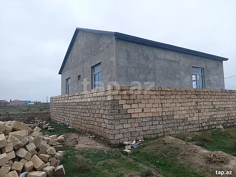 Satılır 4 otaqlı həyət evi