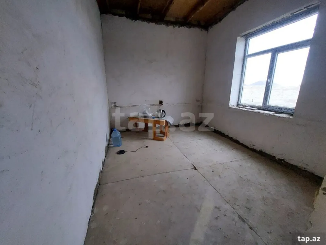 Satılır 4 otaqlı həyət evi