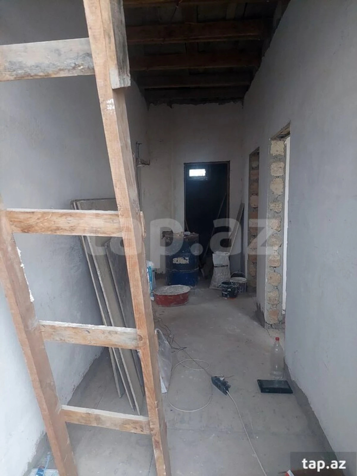 Satılır 4 otaqlı həyət evi